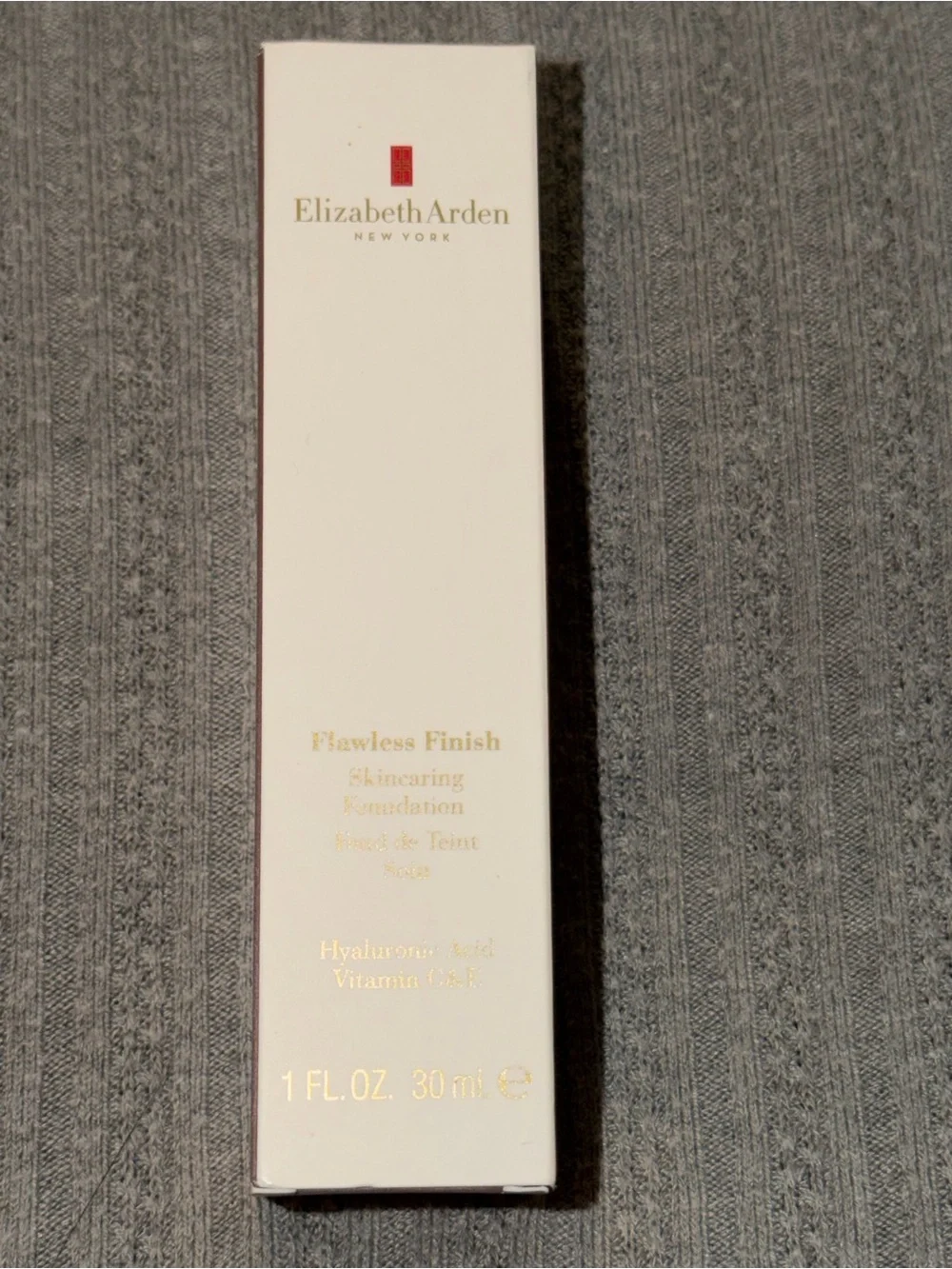 Elizabeth Arden Flawless Finish Skincaring Foundation. 430W